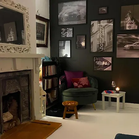 Cosy 2 Bed House 15-min Walk To Nyaraló