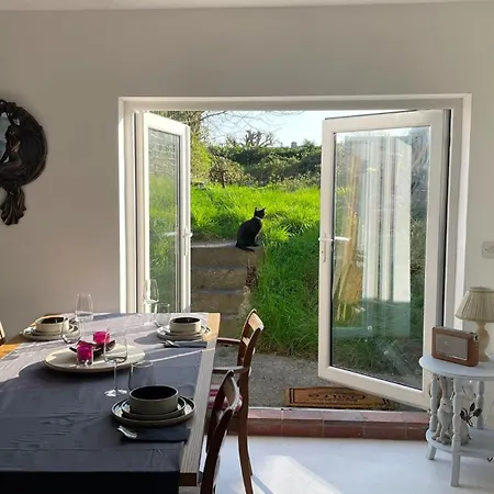 Cosy 2 Bed House 15-min Walk To Nyaraló Waterford