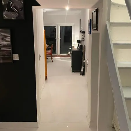 Σπίτι διακοπών Cosy 2 Bed House 15-min Walk To
