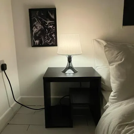 Cosy 2 Bed House 15-min Walk To Nyaraló